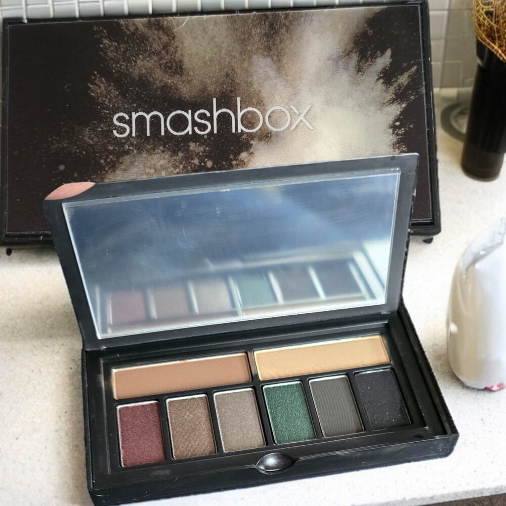 NEW SMASHBOX Smoky Eye Shadow Palette w Mirror